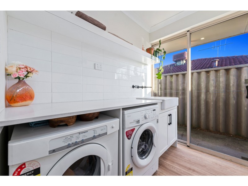 17 Combewood Loop, Carramar WA 6031