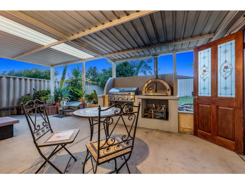 17 Combewood Loop, Carramar WA 6031