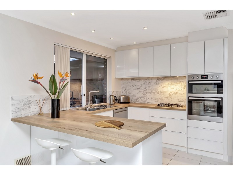 12 Mergate Court, Erskine WA 6210