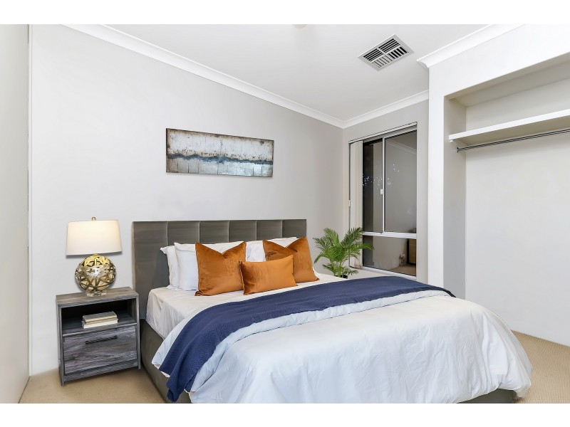 12 Mergate Court, Erskine WA 6210