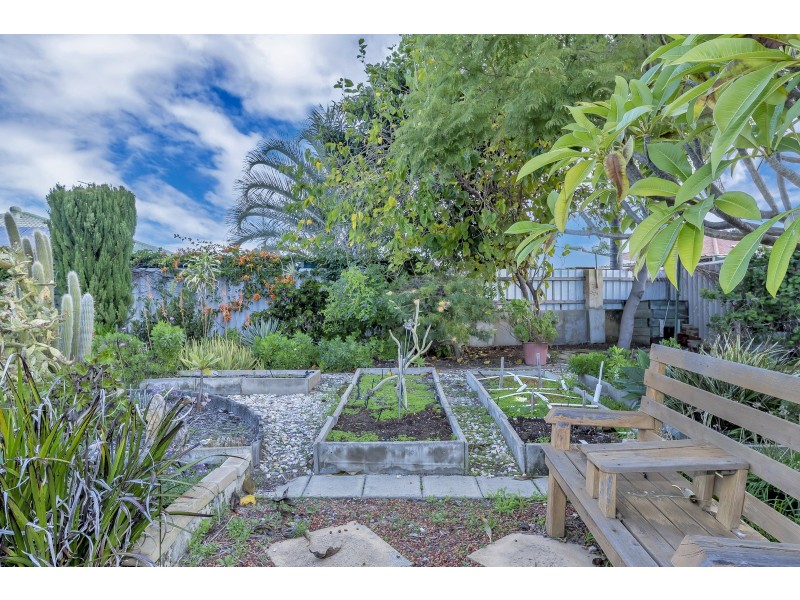 12 Mergate Court, Erskine WA 6210