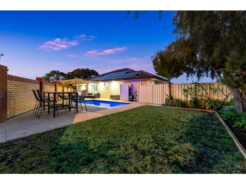 15 Carbine Loop, Banksia Grove WA 6031
