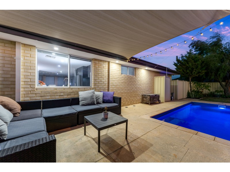 15 Carbine Loop, Banksia Grove WA 6031