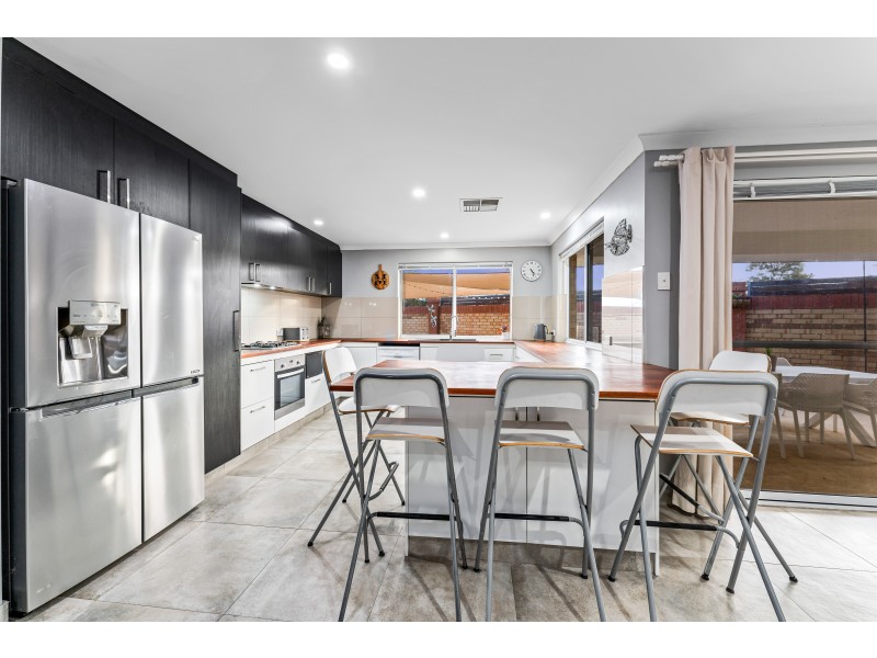 15 Carbine Loop, Banksia Grove WA 6031