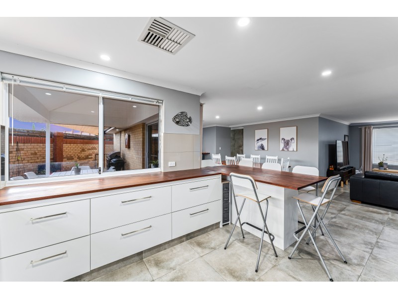 15 Carbine Loop, Banksia Grove WA 6031