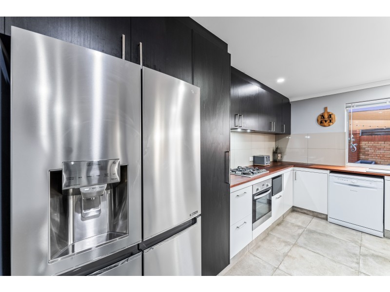 15 Carbine Loop, Banksia Grove WA 6031