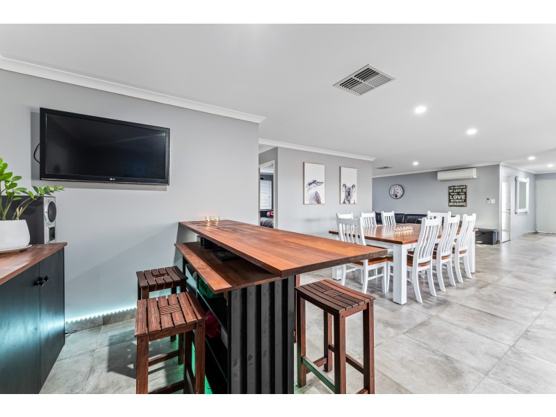 15 Carbine Loop, Banksia Grove WA 6031