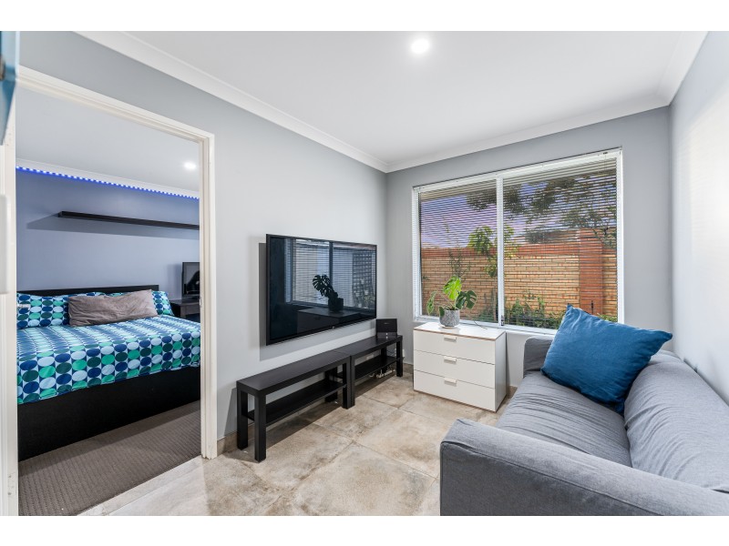 15 Carbine Loop, Banksia Grove WA 6031