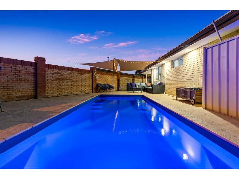 15 Carbine Loop, Banksia Grove WA 6031