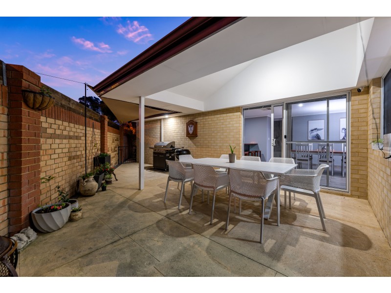 15 Carbine Loop, Banksia Grove WA 6031