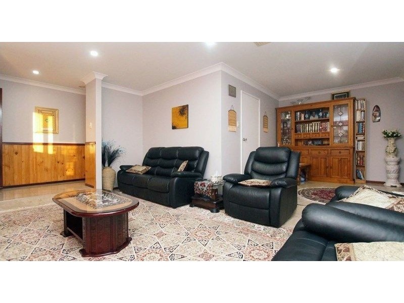 12 Bullfinch Way, Ballajura WA 6066