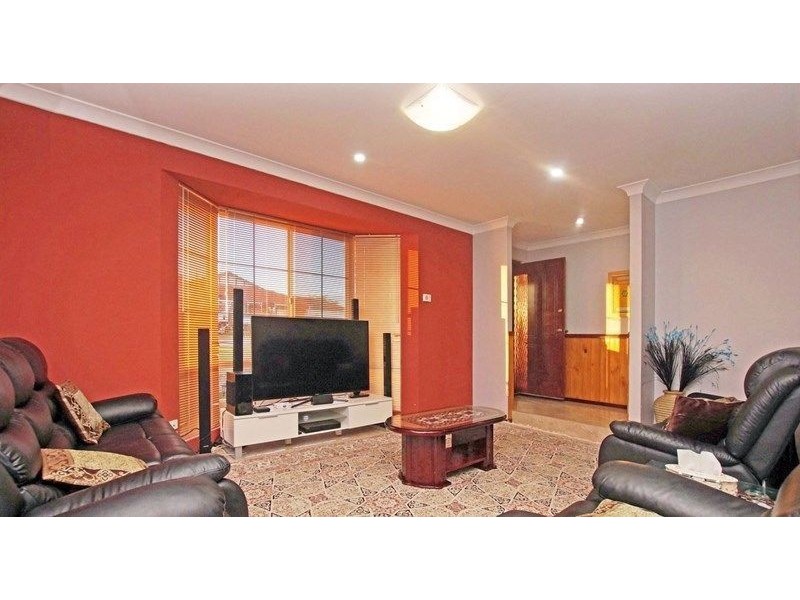 12 Bullfinch Way, Ballajura WA 6066