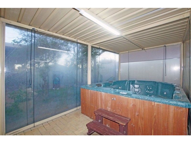 12 Bullfinch Way, Ballajura WA 6066