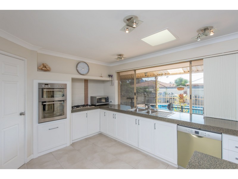 5 Gleneagles Close, Connolly WA 6027