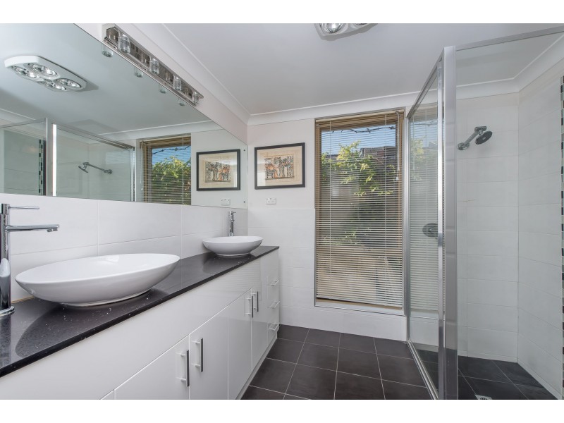 5 Gleneagles Close, Connolly WA 6027