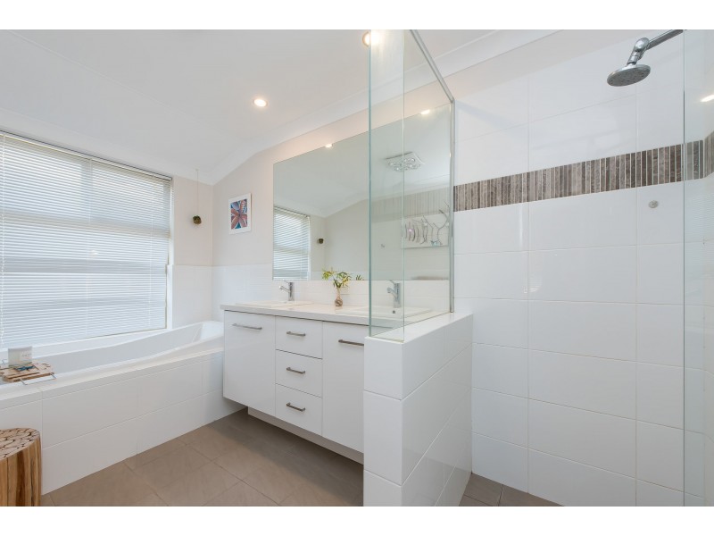 5 Gleneagles Close, Connolly WA 6027