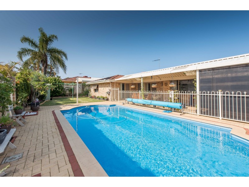 5 Gleneagles Close, Connolly WA 6027