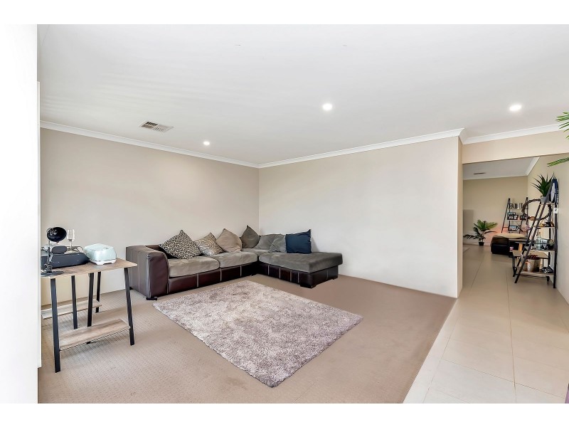 8 Diamante Place, Meadow Springs WA 6210