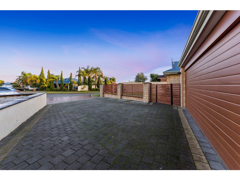 49 Innesvale Way, Carramar WA 6031