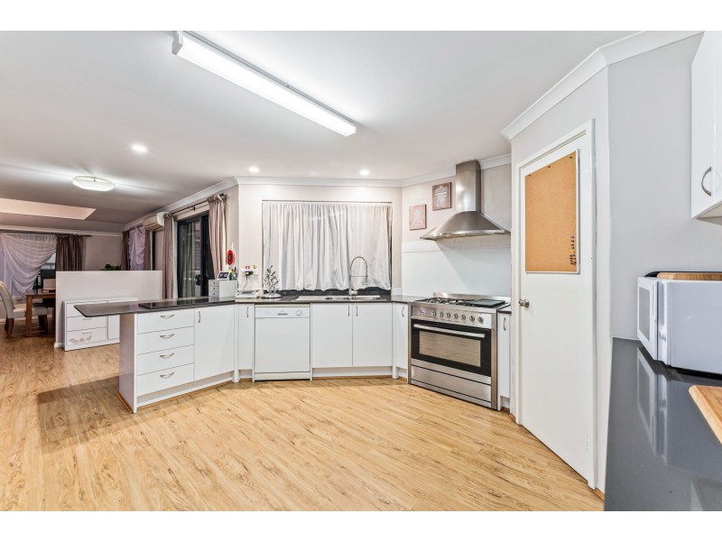 49 Innesvale Way, Carramar WA 6031