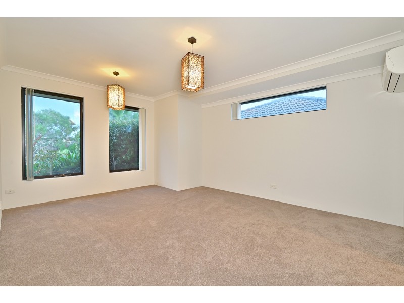 22 Olympus Loop, Merriwa WA 6030