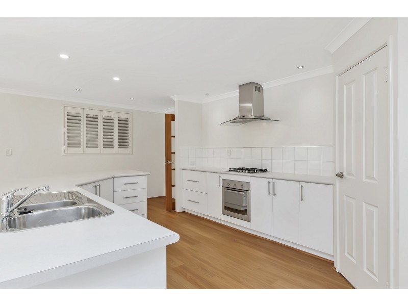 34 Santalum Circus, Halls Head WA 6210