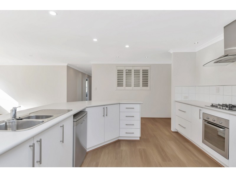 34 Santalum Circus, Halls Head WA 6210