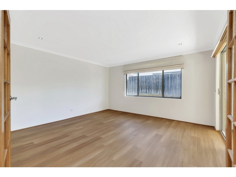34 Santalum Circus, Halls Head WA 6210