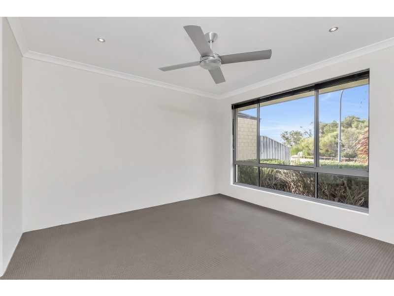 34 Santalum Circus, Halls Head WA 6210