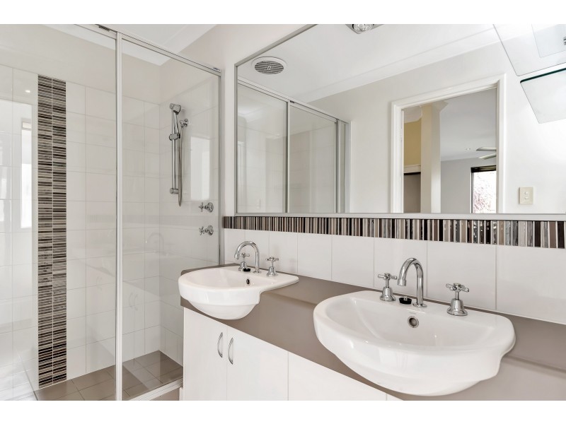 34 Santalum Circus, Halls Head WA 6210