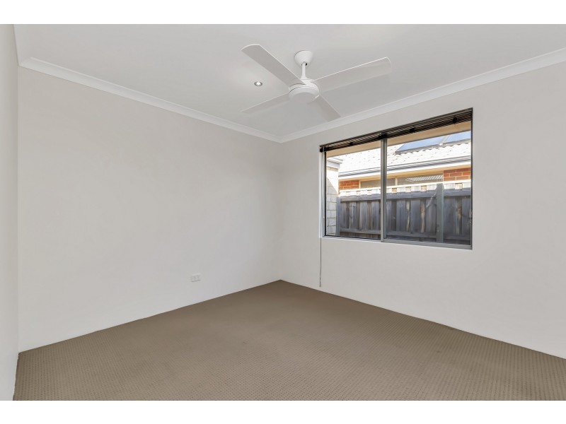 34 Santalum Circus, Halls Head WA 6210