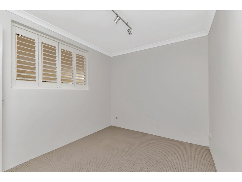34 Santalum Circus, Halls Head WA 6210
