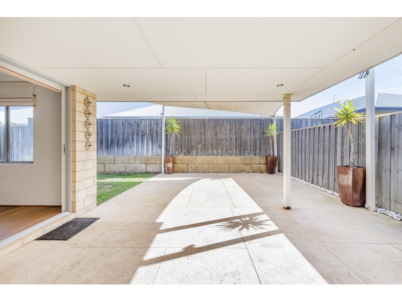34 Santalum Circus, Halls Head WA 6210