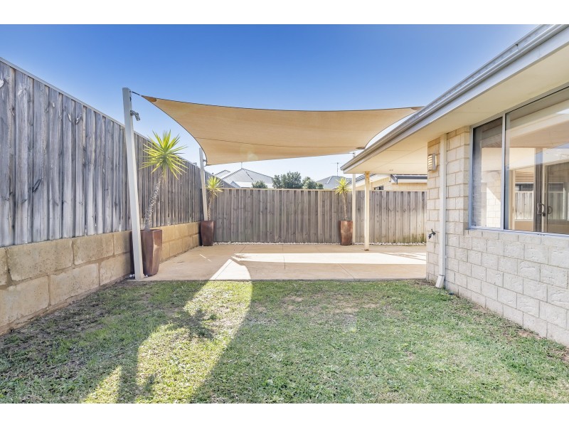 34 Santalum Circus, Halls Head WA 6210