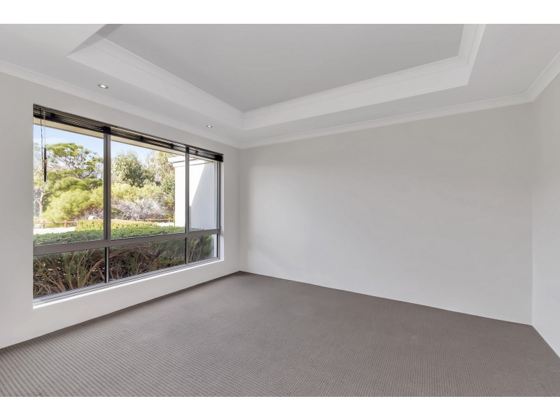 34 Santalum Circus, Halls Head WA 6210