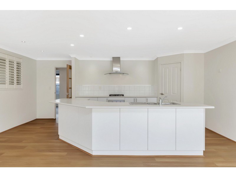 34 Santalum Circus, Halls Head WA 6210