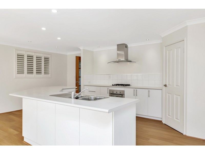 34 Santalum Circus, Halls Head WA 6210