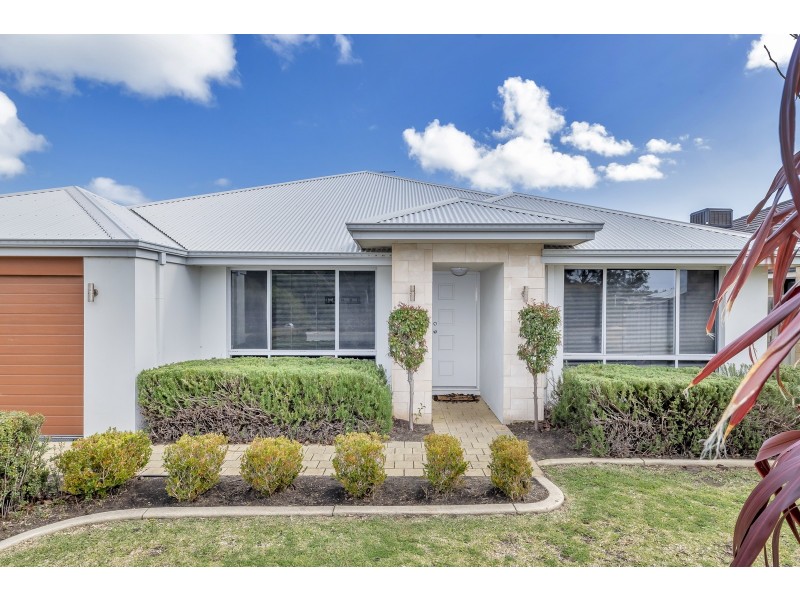 34 Santalum Circus, Halls Head WA 6210