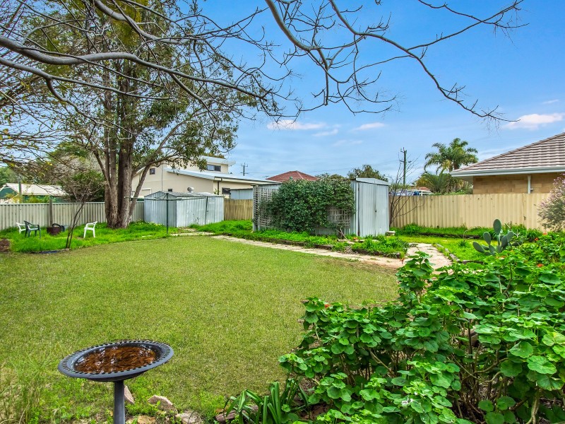 20 Medina Avenue, Medina WA 6167