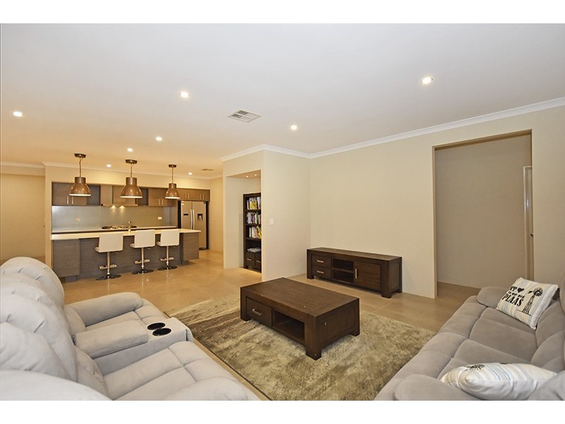 44 Portmarnock Drive, The Vines WA 6069