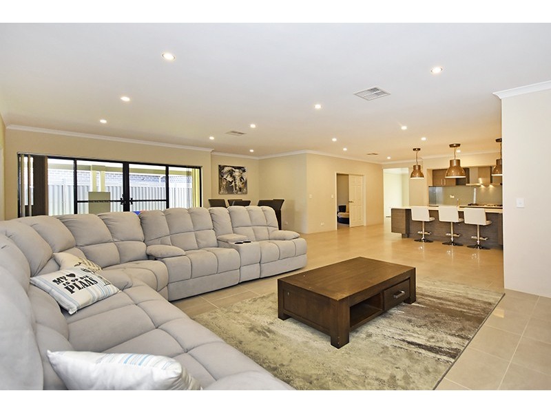 44 Portmarnock Drive, The Vines WA 6069