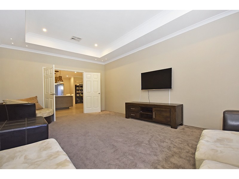 44 Portmarnock Drive, The Vines WA 6069