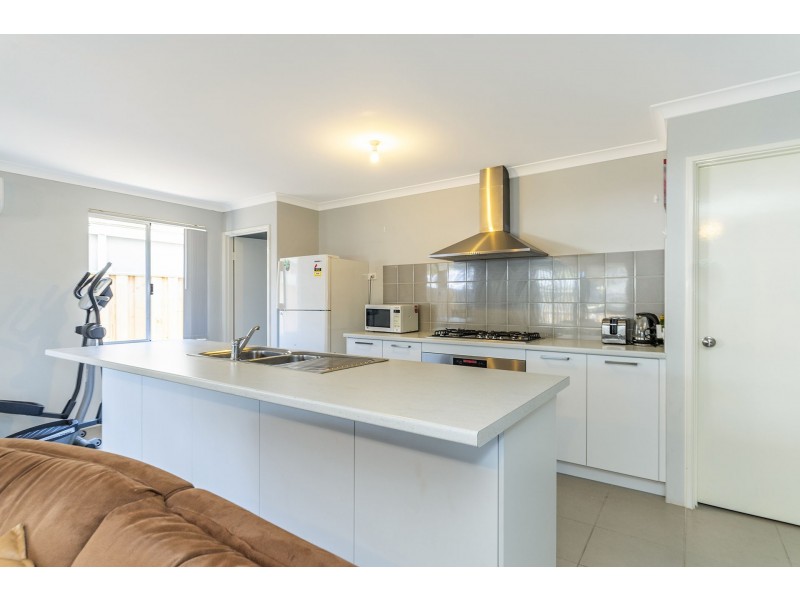 32 Janselling Avenue, Ellenbrook WA 6069