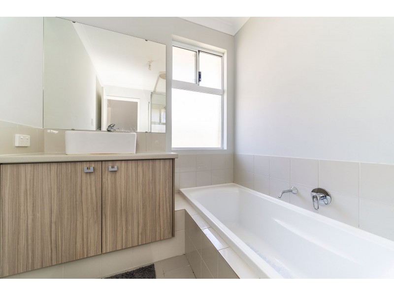 32 Janselling Avenue, Ellenbrook WA 6069