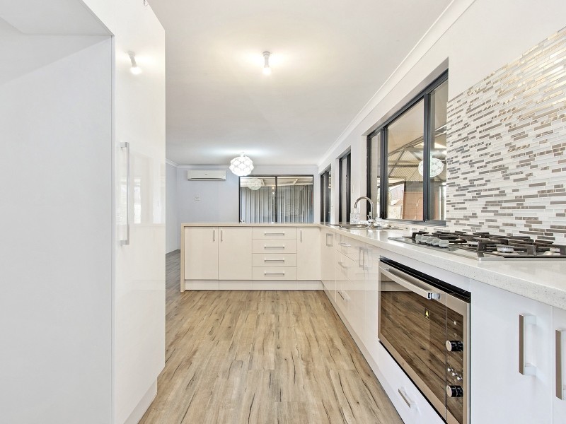 21 Daintree Loop, Bertram WA 6167