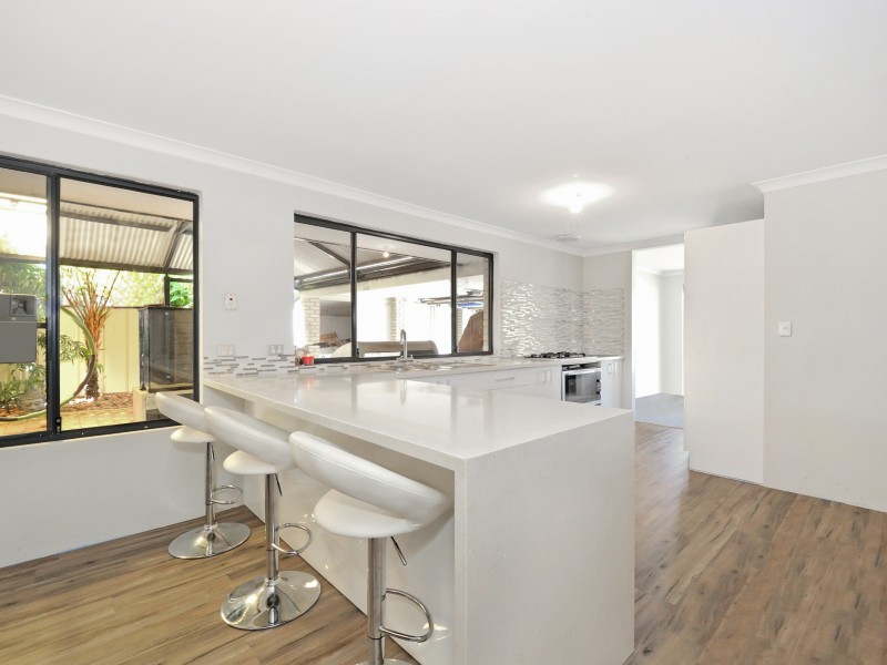 21 Daintree Loop, Bertram WA 6167