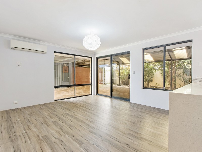 21 Daintree Loop, Bertram WA 6167