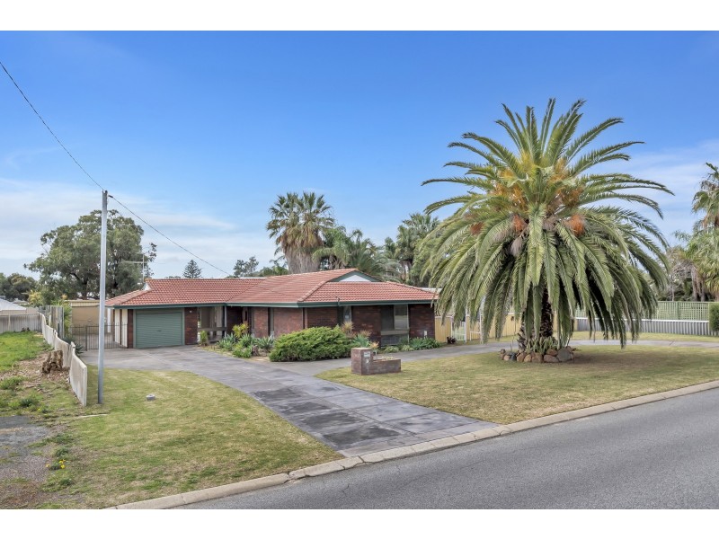 86 Leighton Road, Halls Head WA 6210