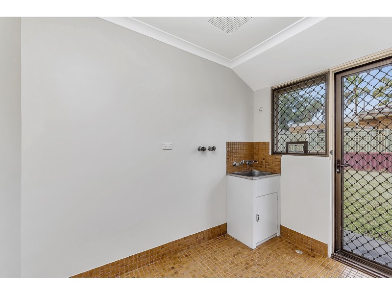 86 Leighton Road, Halls Head WA 6210