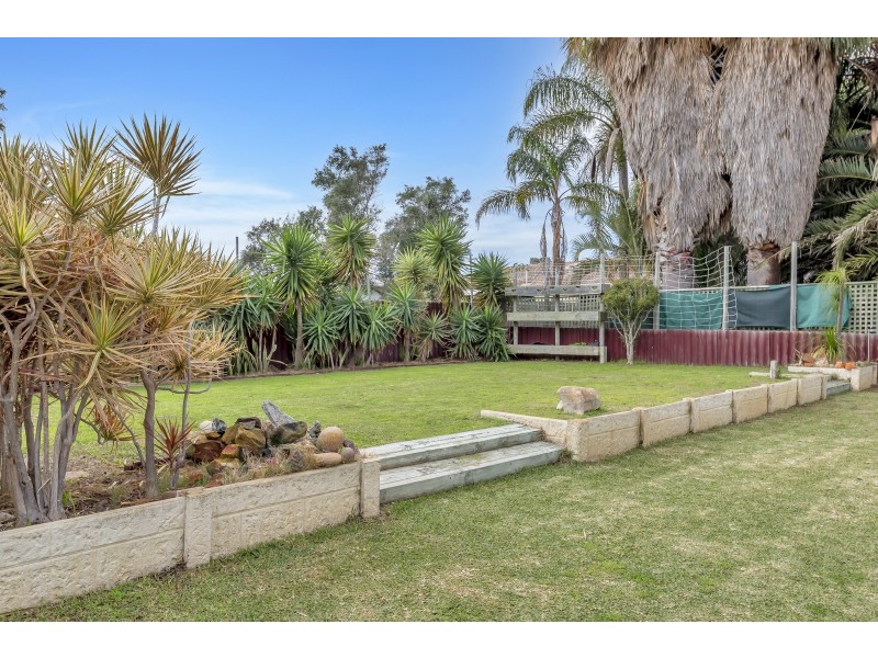 86 Leighton Road, Halls Head WA 6210